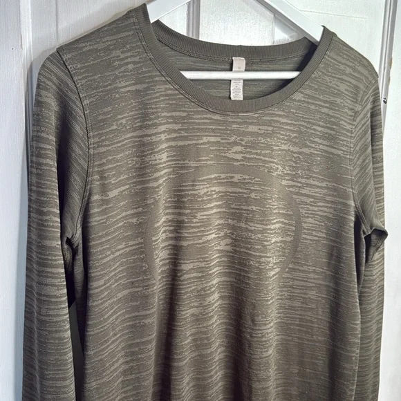 Lululemon Swiftly Relaxed Long Sleeve
Dark Olive / Fatigue Green Top W1708 Sz 10 - Picture 8 of 11